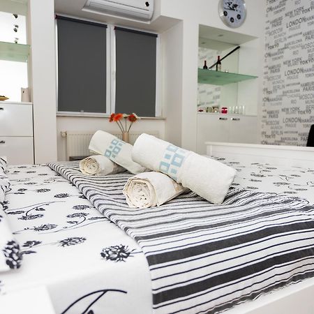 Imperial City Center - 1 Bedroom Apartment Bucarest Esterno foto